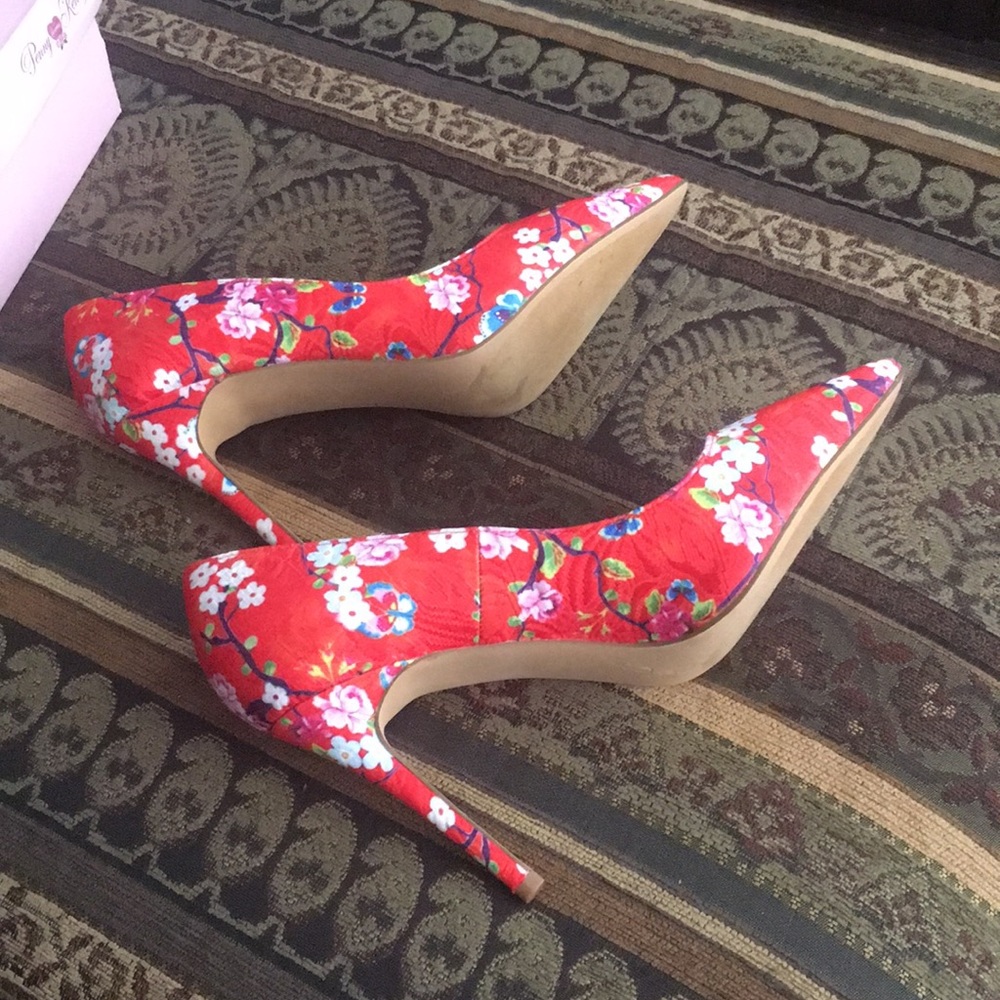 Shoe - Picture 4 of 4